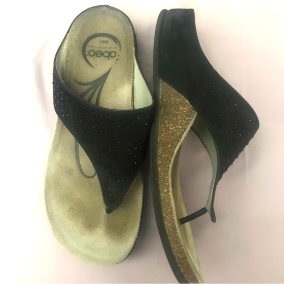 Abeo Flip Flops - Picture 2 of 6